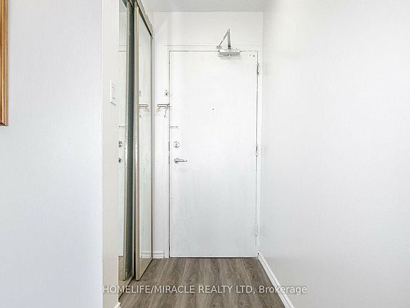 3rd image of 4673 Jane St #517