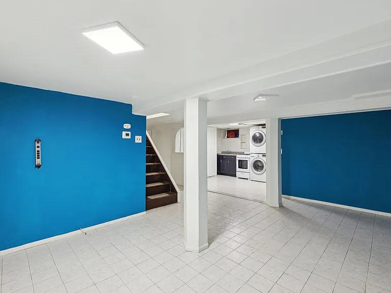 48 Marinus St — Photo 34