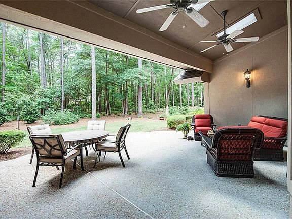 4th image of 18 Hickory Forest Dr