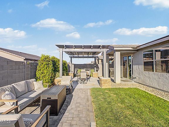 3rd image of 8812 W AGORA Lane