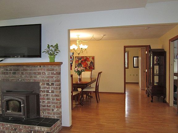 3rd image of 3011 Plymouth Dr