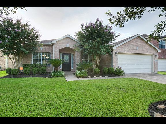 2nd image of 2718 Coyote Trail Dr