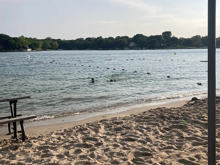 Beaker lake beach