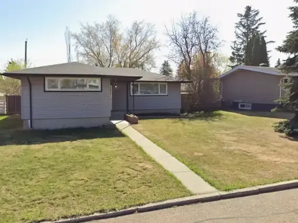 9135 142nd St NW #1A, Edmonton, AB T5R 0M8