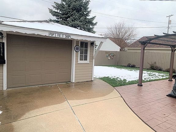 4th image of 2294 18th St