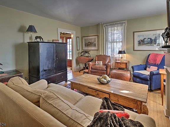 5th image of 11 Halstead St
