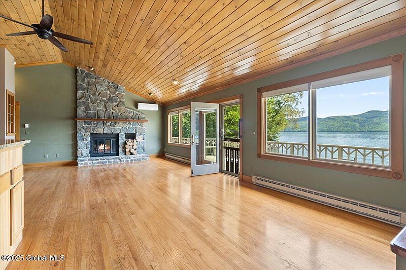3rd image of 31 Fish Point Road