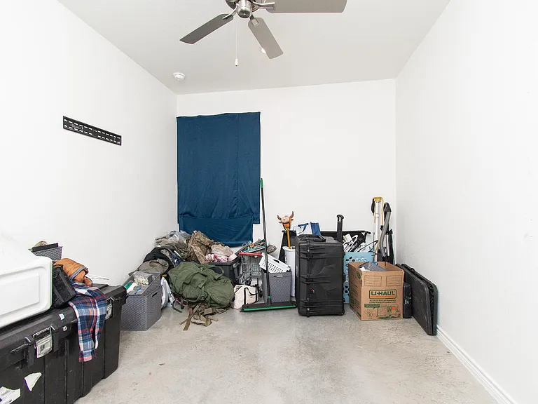 Unit Photo