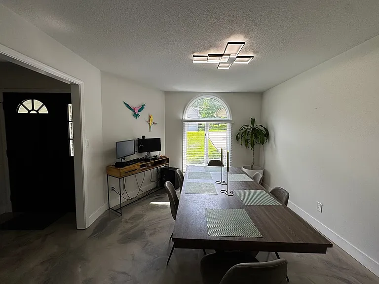 2301 Grant Ln — Photo 56