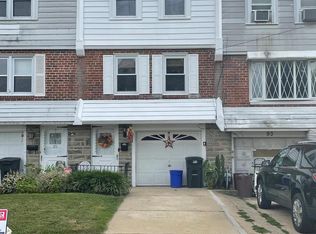 91 Suburban Ln, Upper Darby, PA 19082