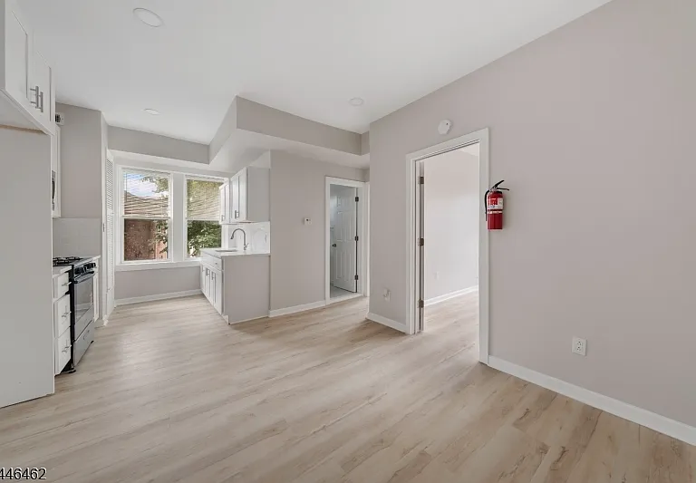 59 Henry St #B3 — Photo 1