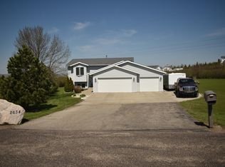 2634 Copper Mountain Cir, Bismarck, ND 58503