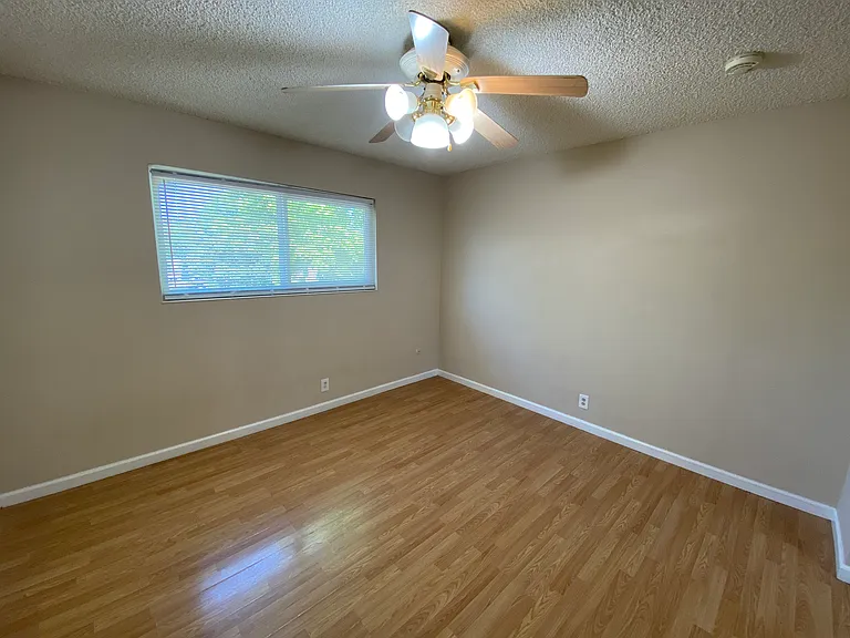 2118 Peppertree Way #4 — Photo 16