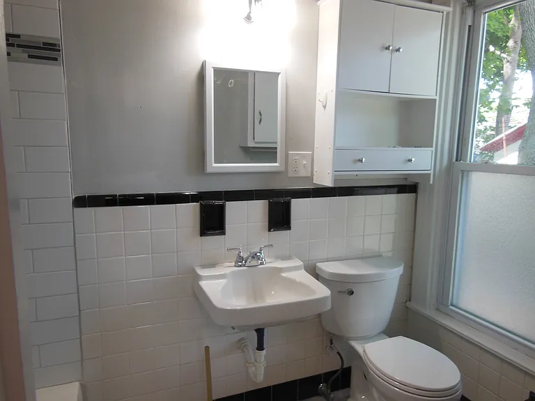 1 Rowley St — Photo 5