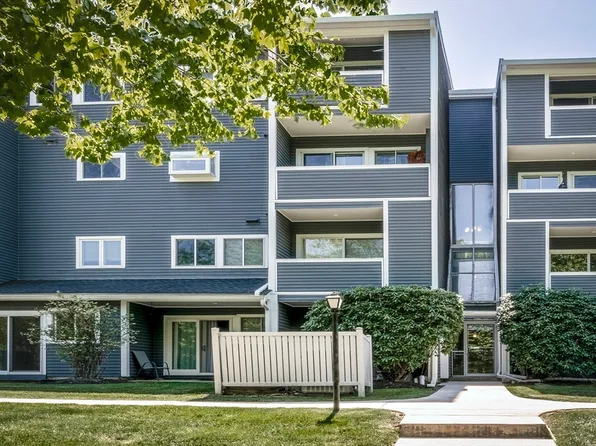 400 Colonial Dr Unit 42, Ipswich, MA 01938