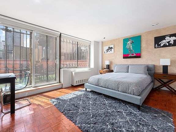 4th image of 300 E 90th St #5/6A