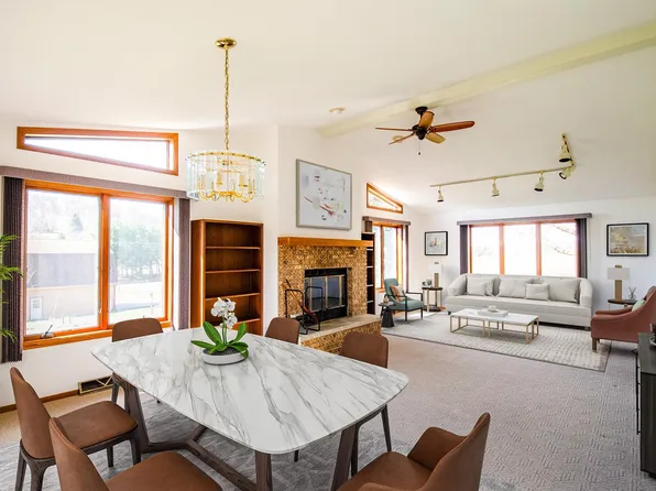 734 Cottage Ln, Deerfield, WI 53531