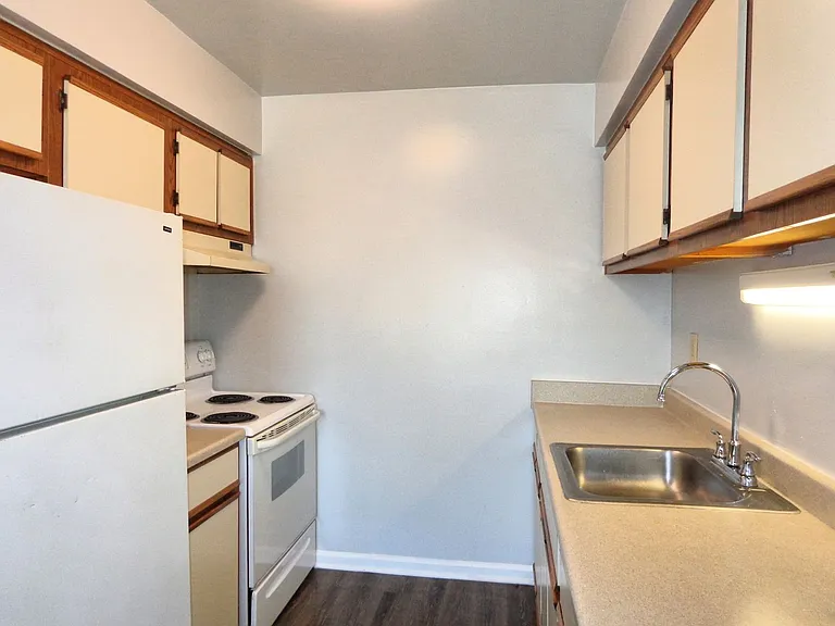 601 Rockingham St — Photo 8