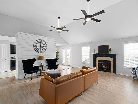 5th image of 2633 Arthurs Ct