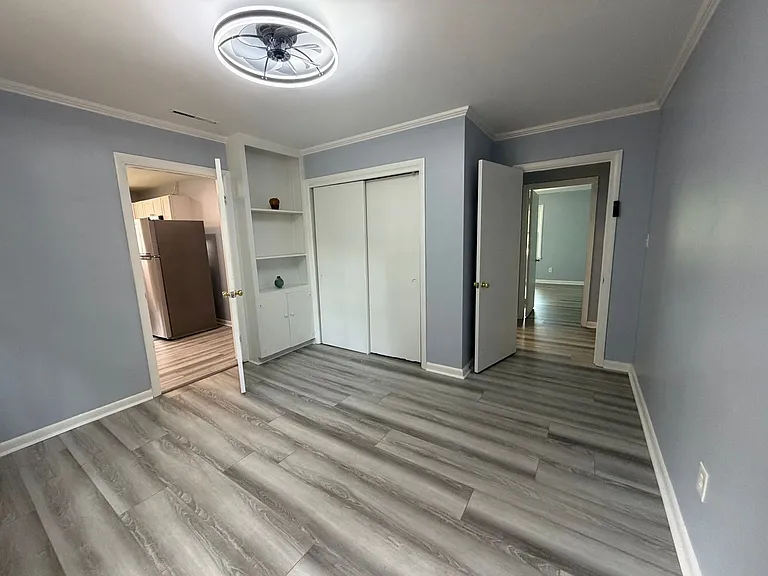 226 College Dr — Photo 13