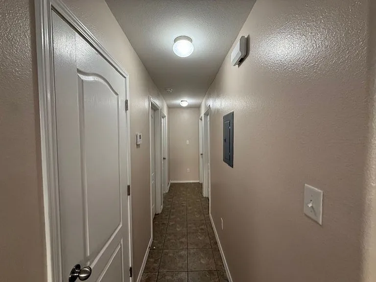 2521 La Parra Ln — Photo 7