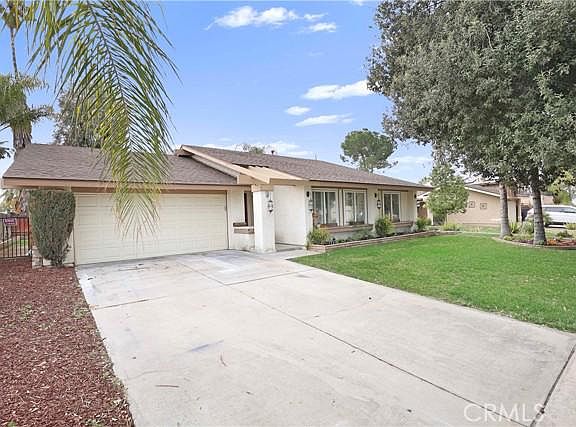3rd image of 1410 Pueblo Ave