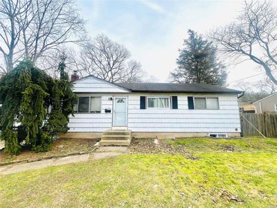 224 Spur Drive, Bay Shore, NY, 11706