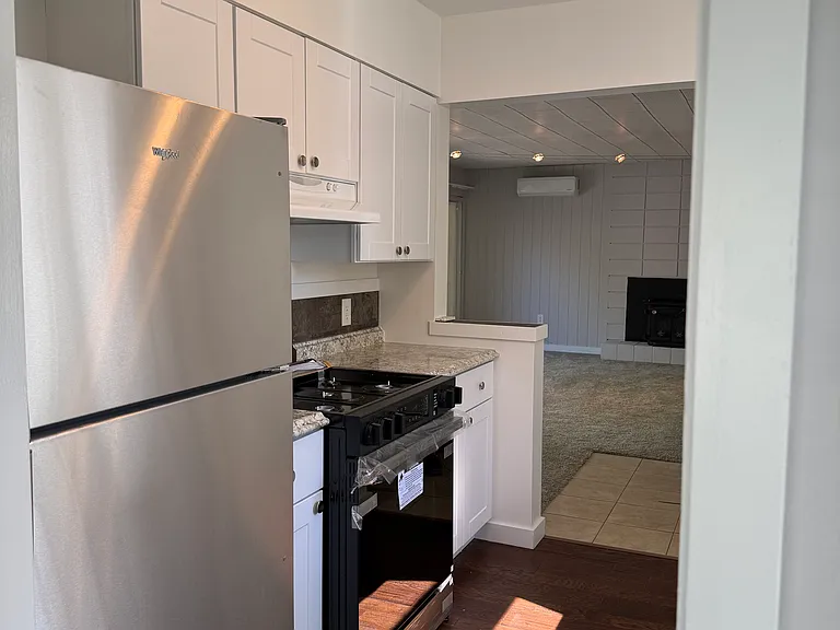 855 Kalmia Ave — Photo 10