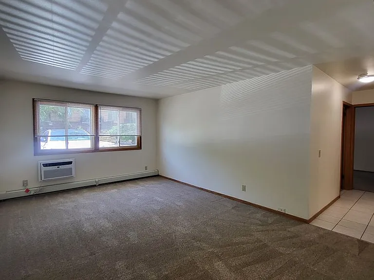 Midvale Heights Apartments — Photo 19
