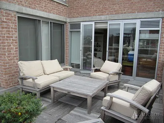 Rented by Anchor Associates | media 29