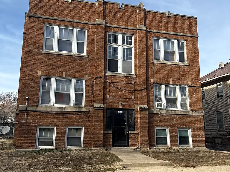 3811 Peters Ave #5 — Photo 1