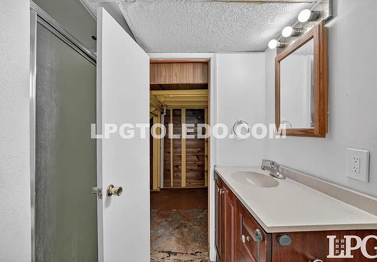 4406 Asbury Dr — Photo 34