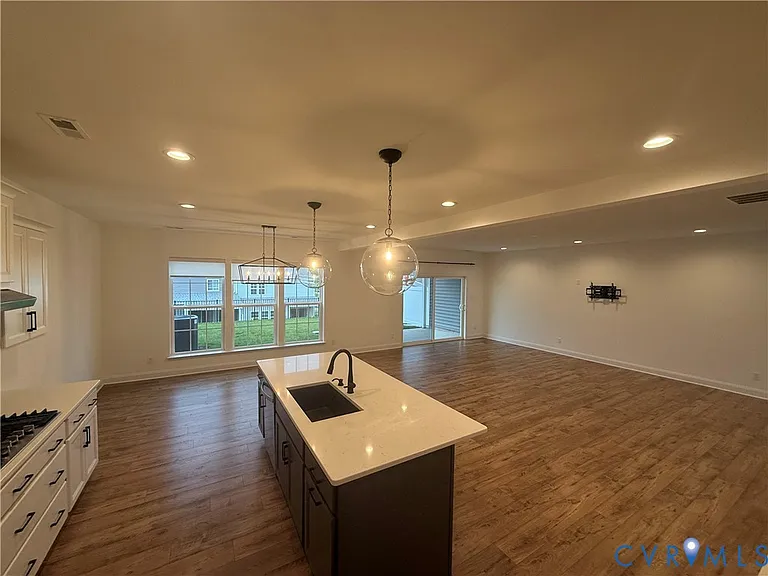 7048 Dunton Rd — Photo 20