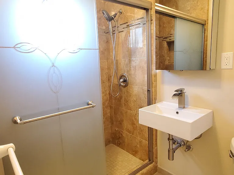 335 Stowell Ave — Photo 5