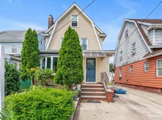 104-14 212th St, Jamaica, NY 11429