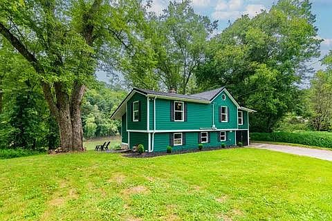 2nd image of 682 Athens Boonesboro Rd