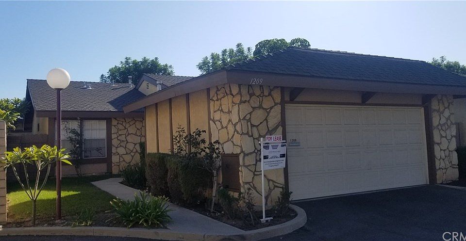 1st image of 1209 Cabrillo Park Dr