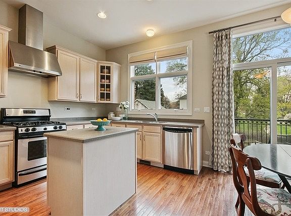 4th image of 227 W Wood St #76C