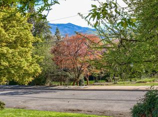495 Chestnut St APT 6, Ashland, OR 97520