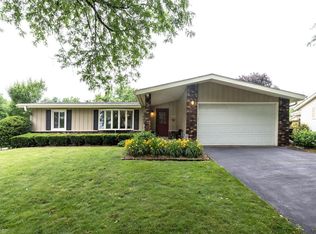 1882 Davis Ln, Waukesha, WI 53189