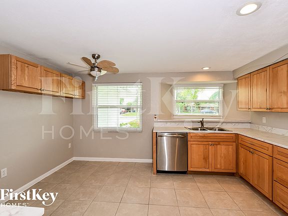 5th image of 1419 Argyle Dr