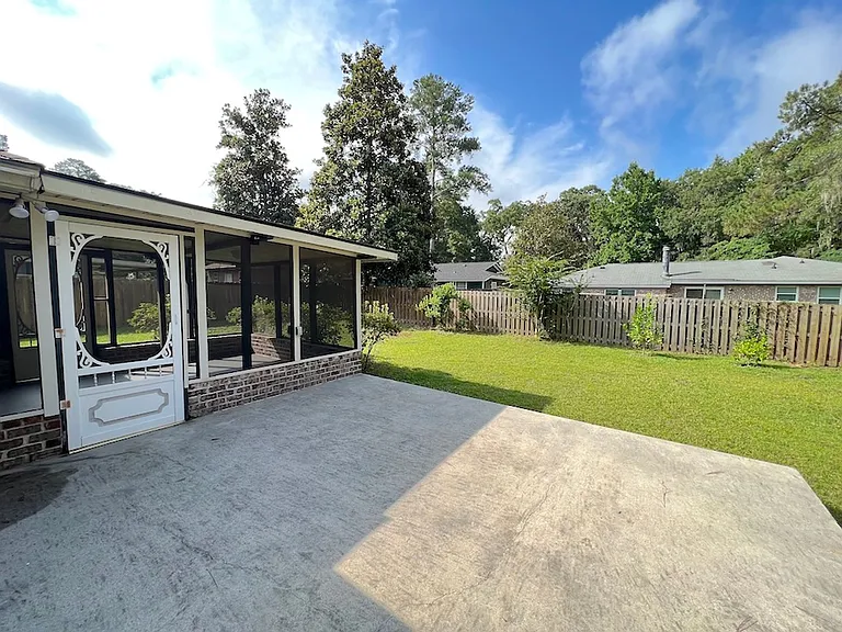 123 Davidson Ave — Photo 17