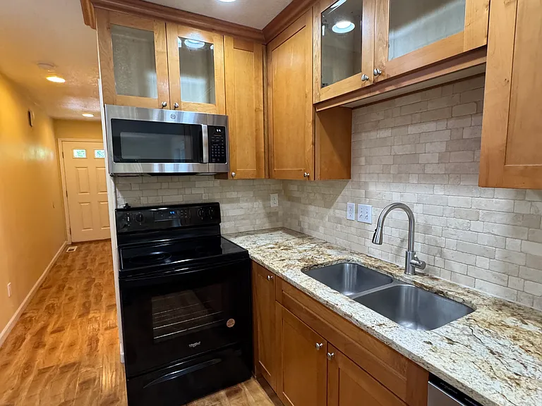 4863 SW 141st Ave — Photo 4