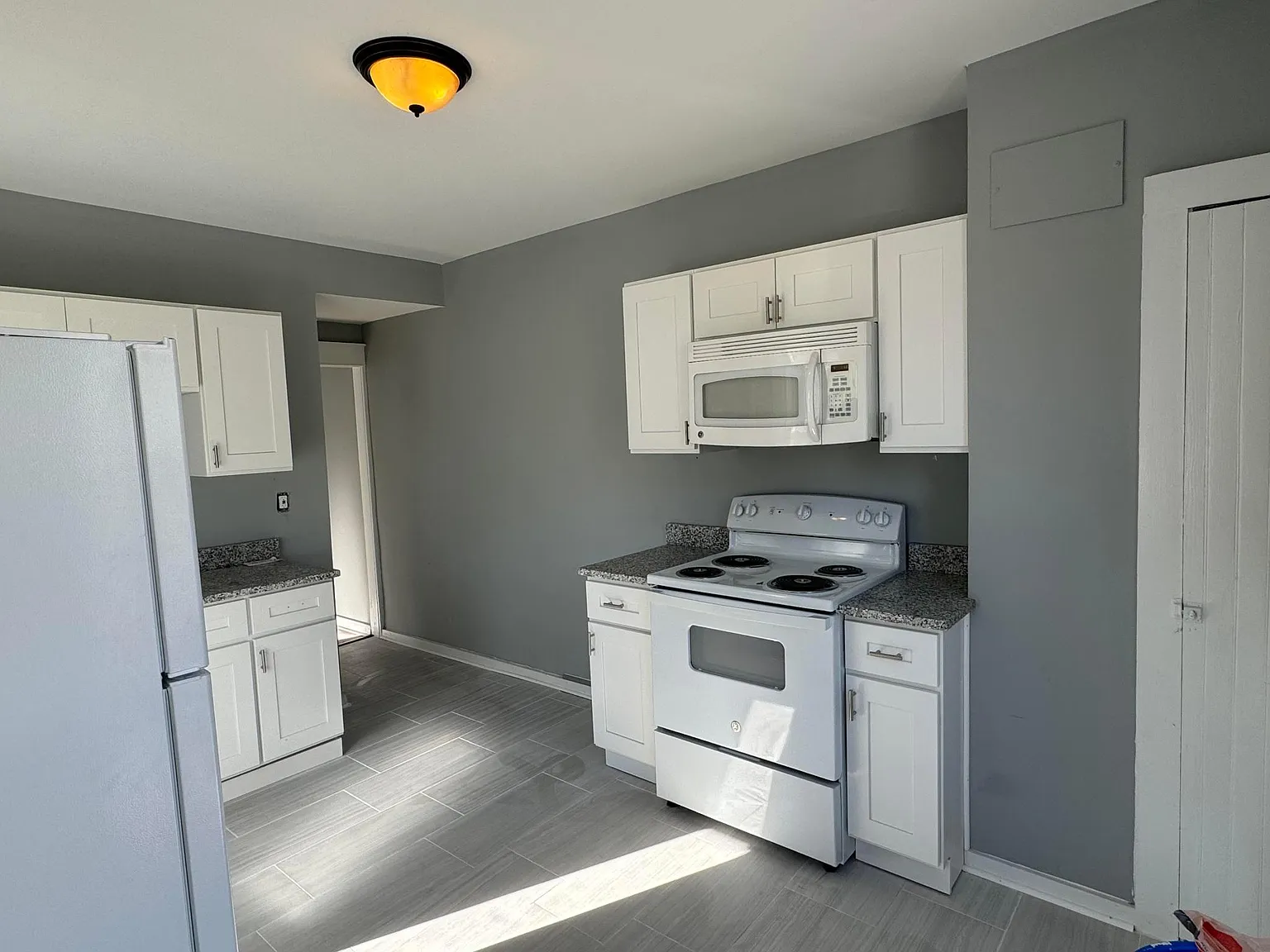 3 bed, 1092 sqft, $1,350 — Photo 4