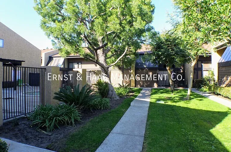 7021 Alondra Blvd #26 — Photo 28