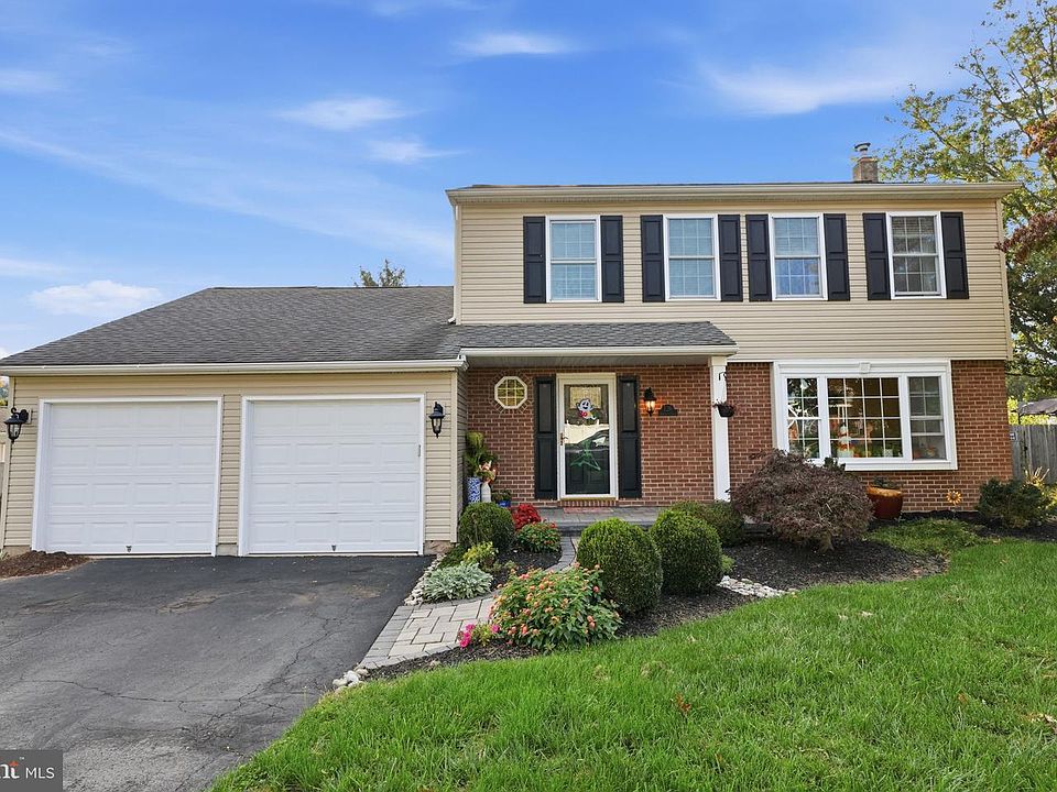 1st image of 126 Hampton Dr