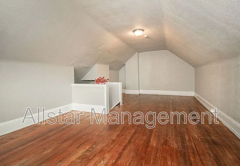 3065 E Derbyshire Rd — Photo 27