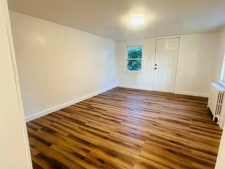 525 Cherry Ln — Photo 10