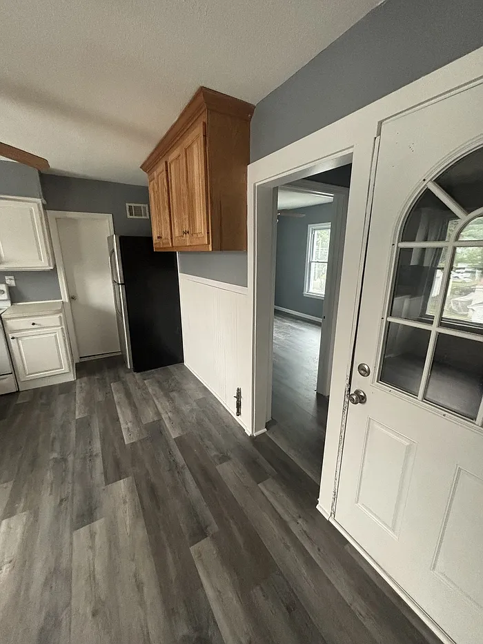 2 bed, 1.0 bath, $1,850 — Photo 3