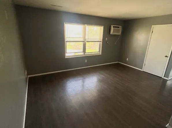 1614 Brooke Park Dr APT 8, Toledo, OH 43612